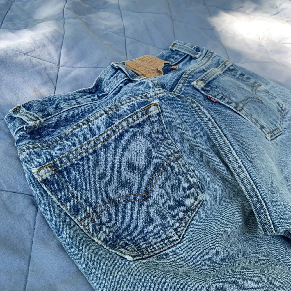 Vintage 80s Levi's 501 button fly straight leg jeans - made USA - size 30x31